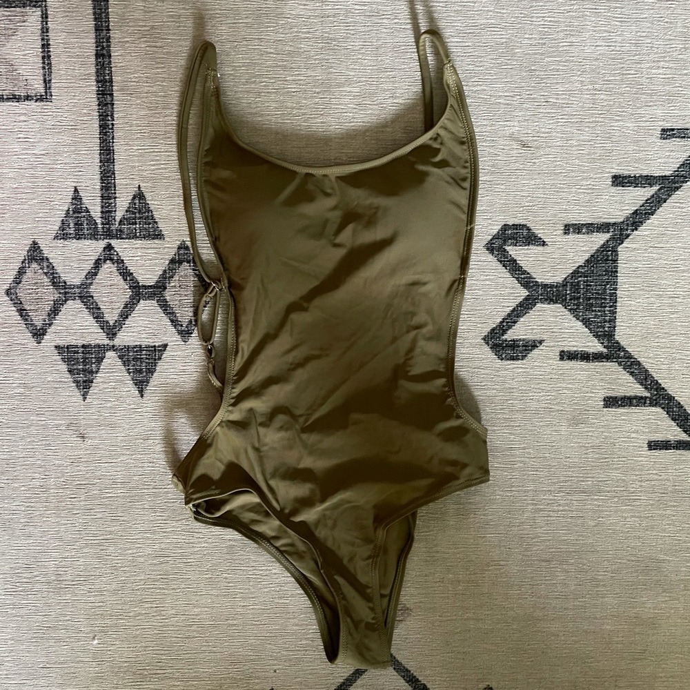 The Pamela one piece - Olive Green (small)